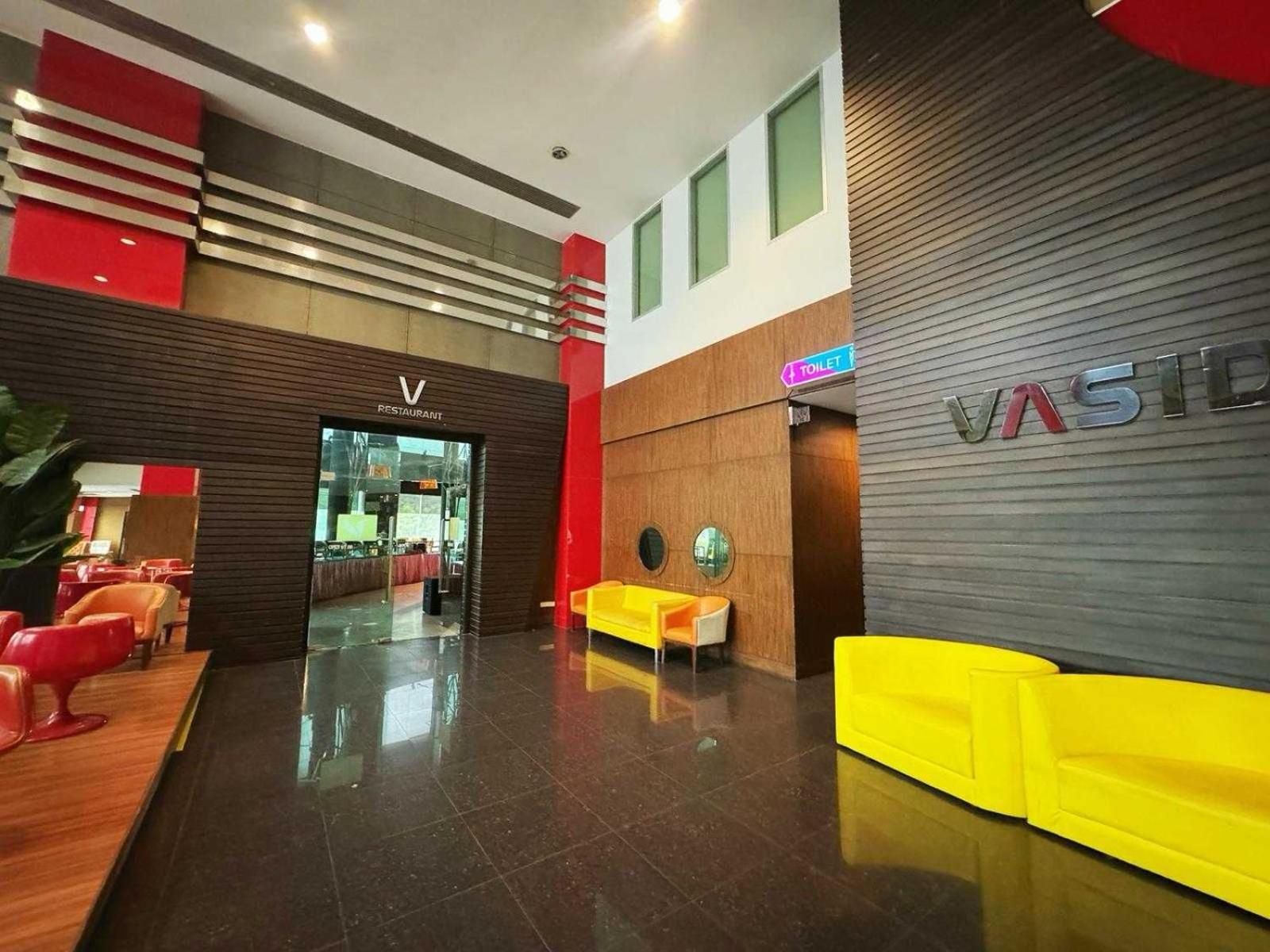 Capital O 75514 Vasidtee City Hotel Suphan Buri Exterior photo